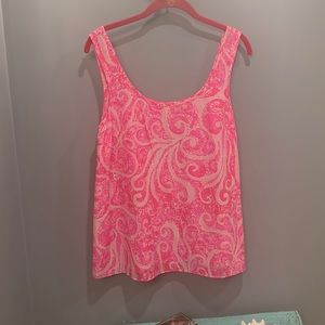 Lilly Pulitzer pink silk small top
Never washed never worn